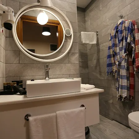 Char Me Hotell 4*